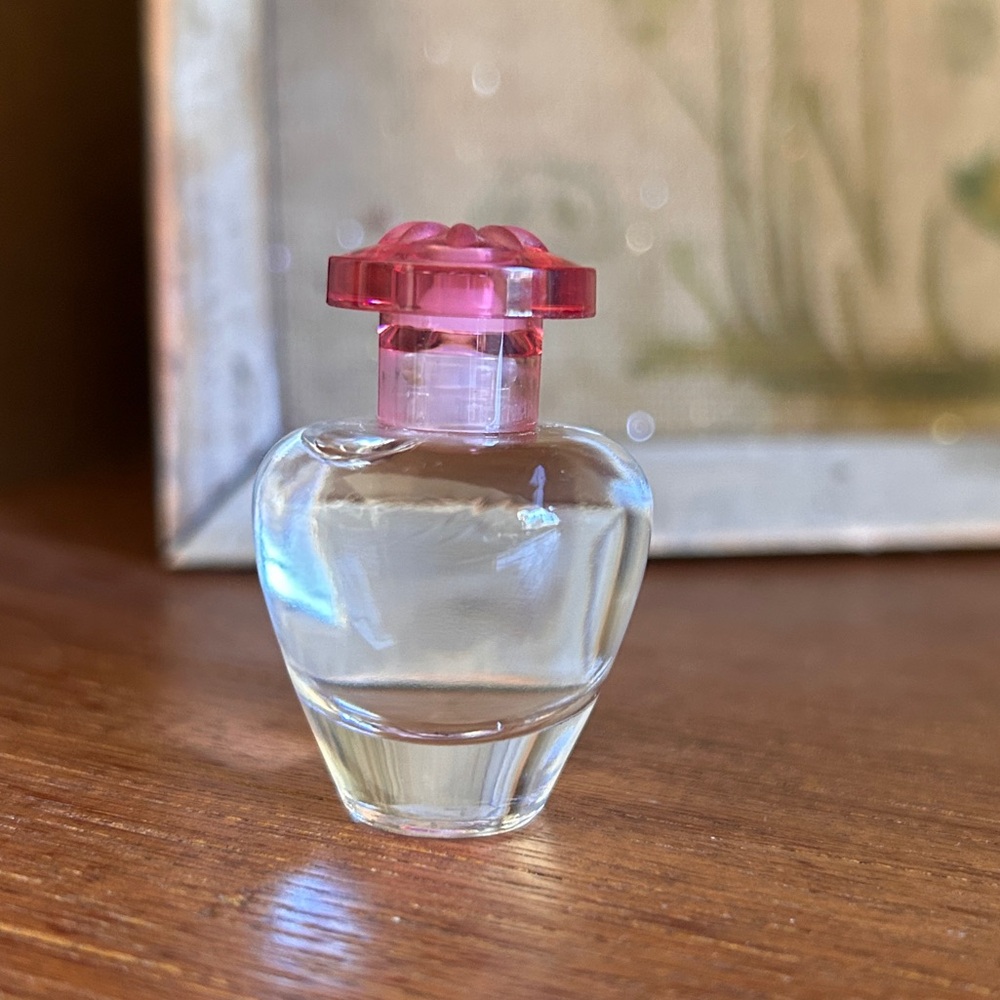 Pretty by Elizabeth Arden - Full Bottle From 2020 Never Opened MINIATURE